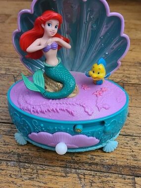 DISNEY / LITTLE MERMAID Flounder musical / animated Working jewerly box
